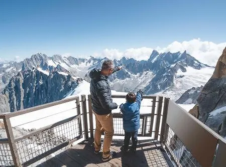 Royal Stratton 3 En-suites Facing Grands Montets Chamonix